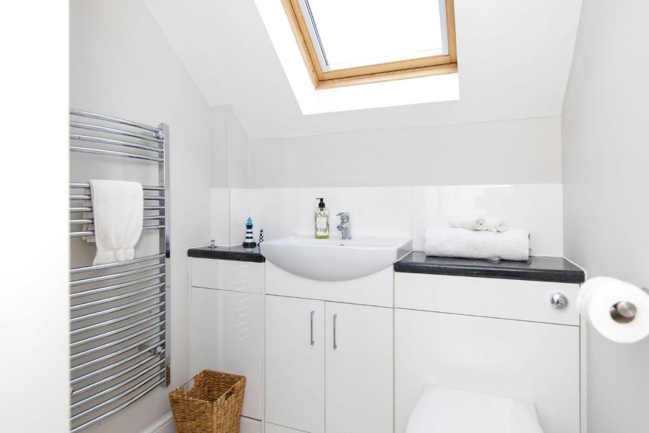 Woodfield Wellbeing Lägenhet Oving Exteriör bild